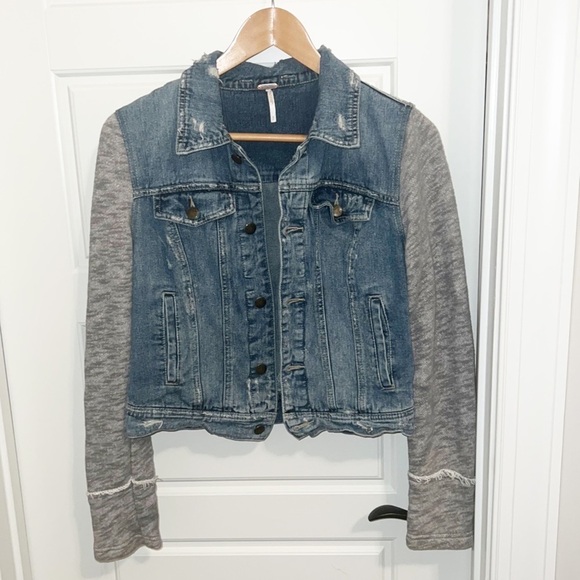 Free People Denim Knit Sleeve Jacket Size Small - Picture 2 of 6
